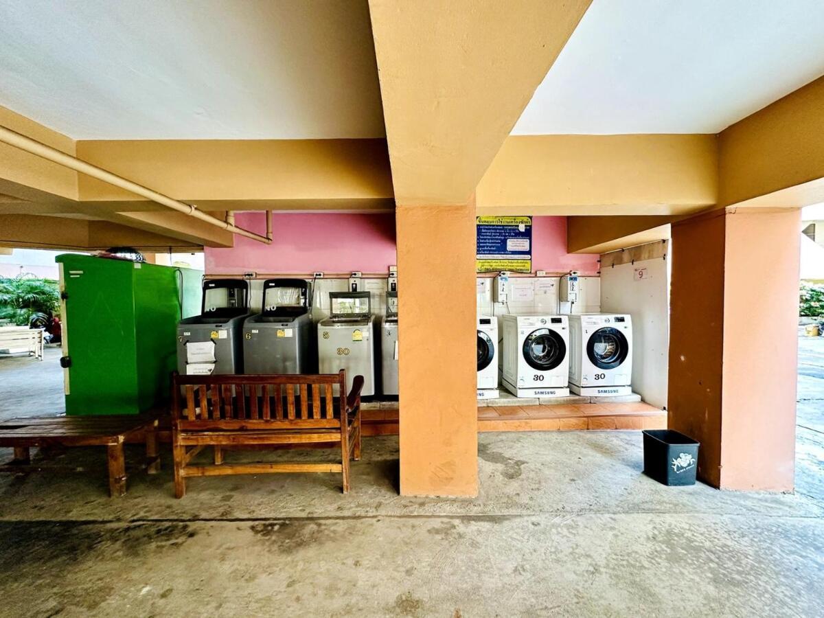 Ban Rong Khoei Wisdom Burg Bangsaen, Pool, Gymアパートホテル エクステリア 写真