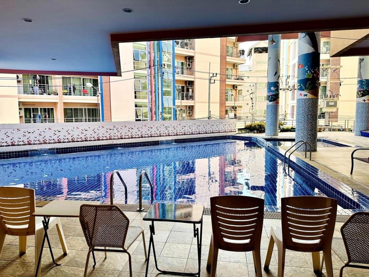 Ban Rong Khoei Wisdom Burg Bangsaen, Pool, Gymアパートホテル エクステリア 写真