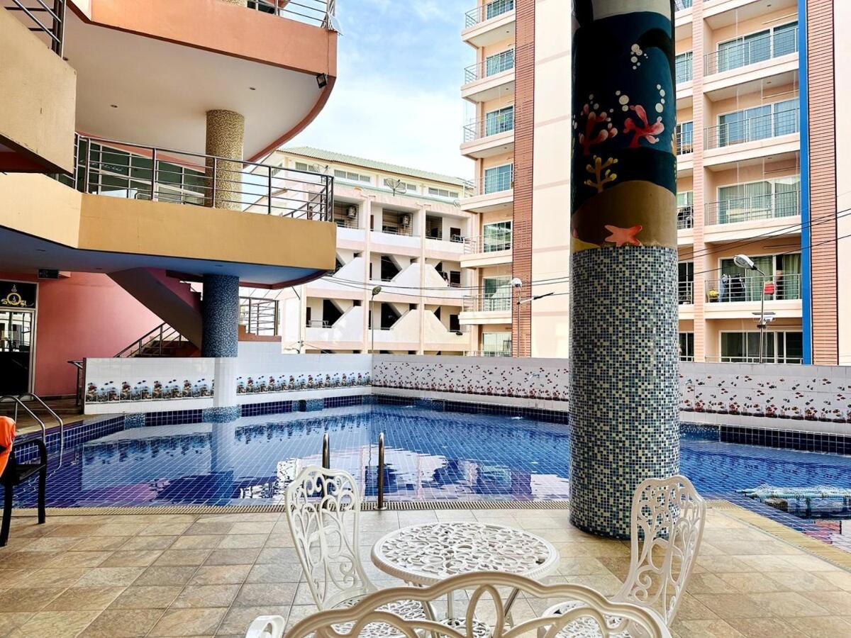 Ban Rong Khoei Wisdom Burg Bangsaen, Pool, Gymアパートホテル エクステリア 写真