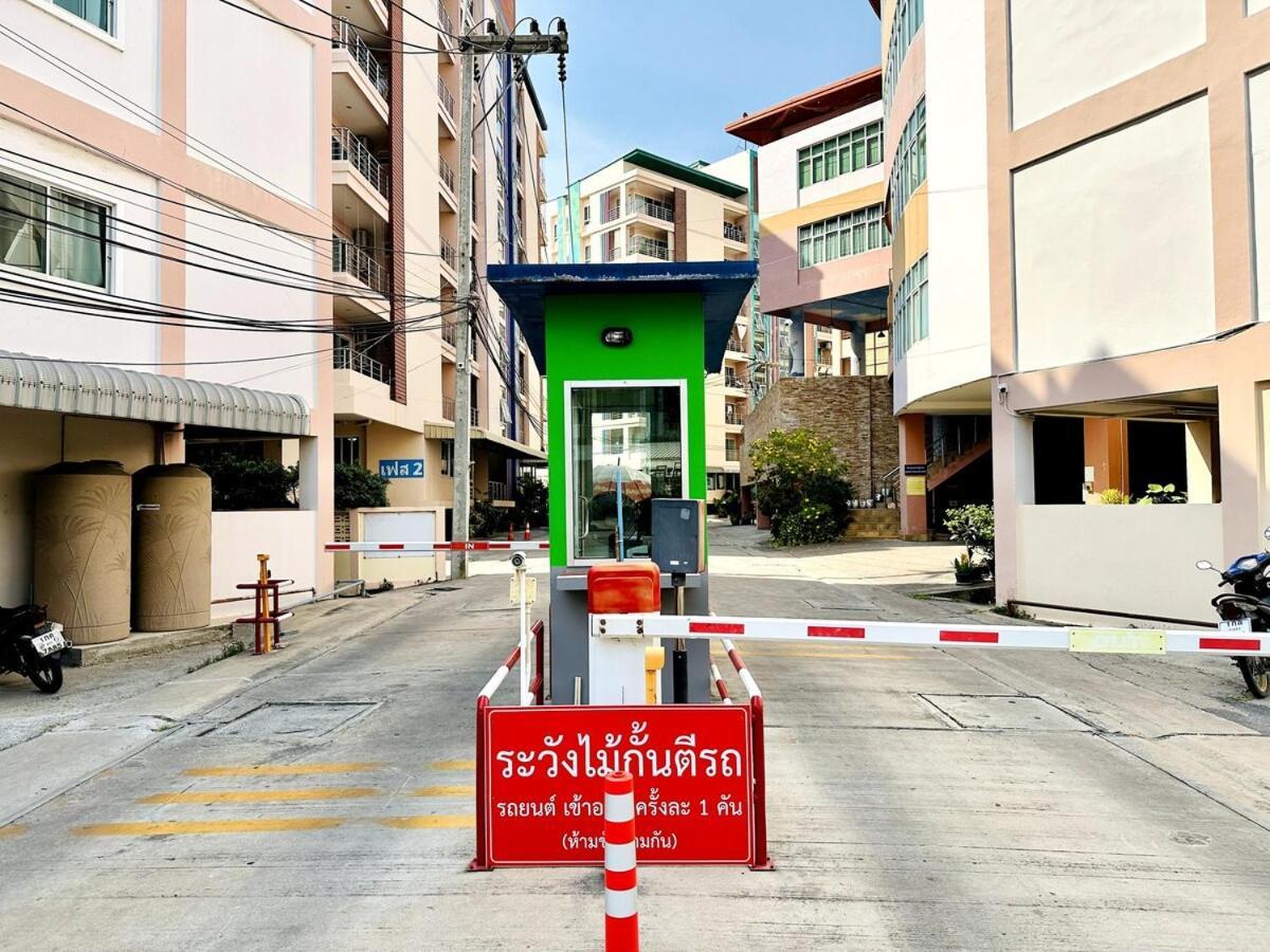 Ban Rong Khoei Wisdom Burg Bangsaen, Pool, Gymアパートホテル エクステリア 写真