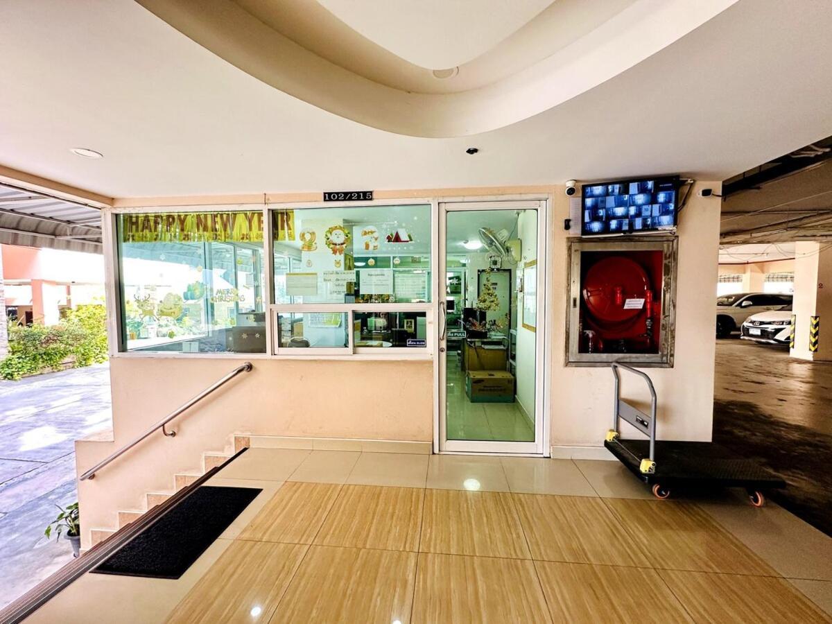 Ban Rong Khoei Wisdom Burg Bangsaen, Pool, Gymアパートホテル エクステリア 写真