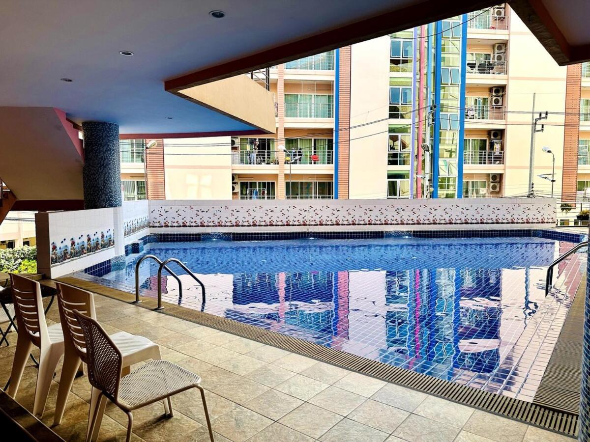 Ban Rong Khoei Wisdom Burg Bangsaen, Pool, Gymアパートホテル エクステリア 写真
